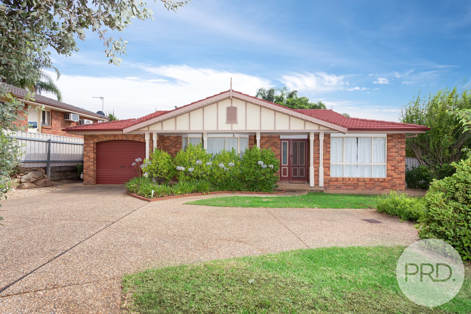 2/5 Minchin Place KOORINGAL 1