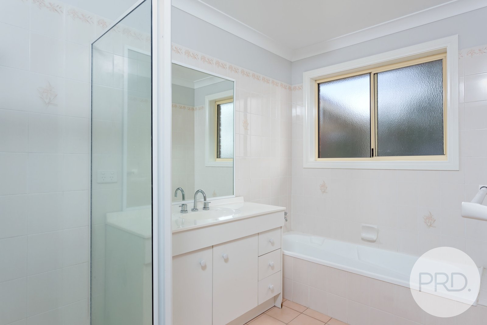 2/5 Minchin Place KOORINGAL 7