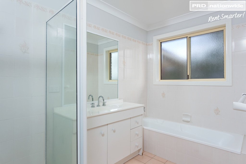 2/5 Minchin Place KOORINGAL 7