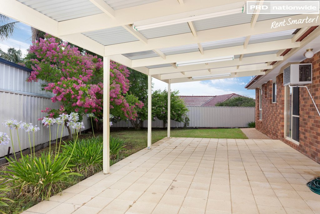 2/5 Minchin Place KOORINGAL 8