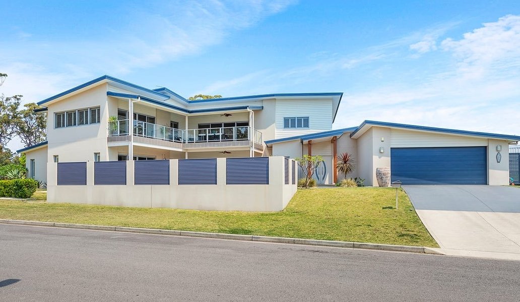 25 Mooring Avenue CORLETTE 1