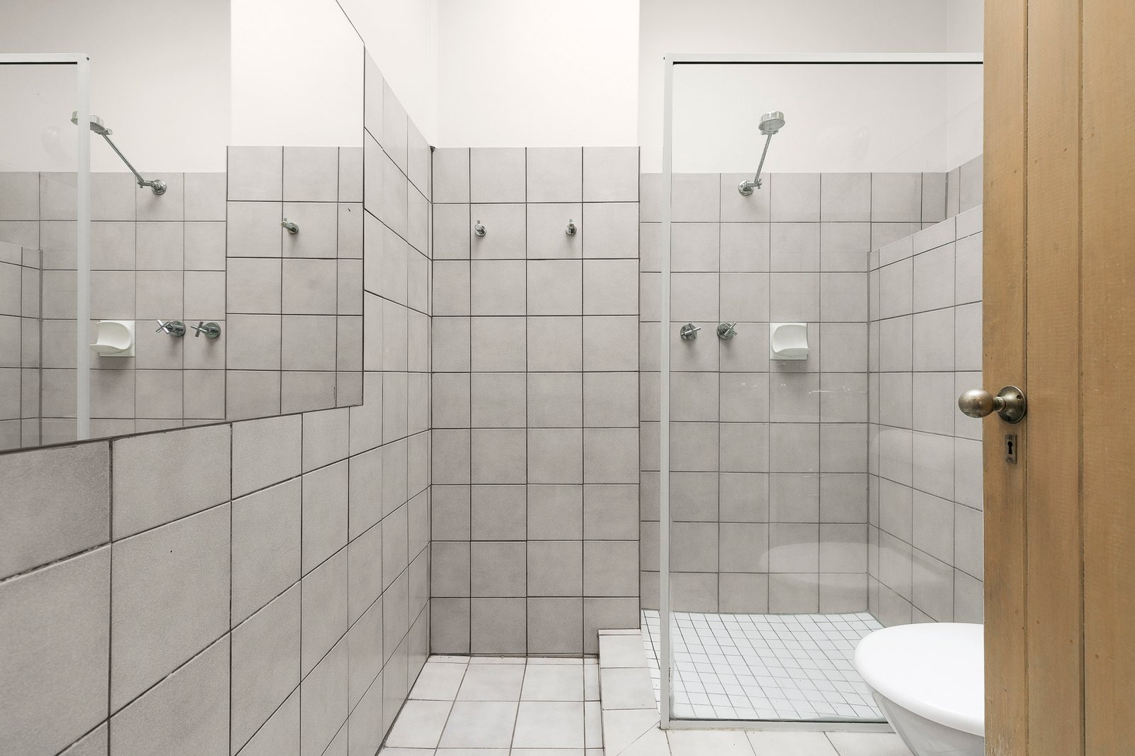 Real Estate and Property in 2/5 Moralla Road, Kooyong, VIC