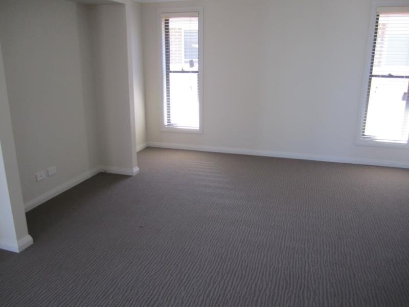 25 Mountain Gum Road TAMWORTH 4