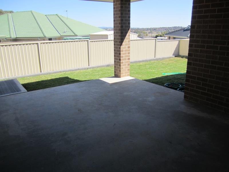 25 Mountain Gum Road TAMWORTH 9