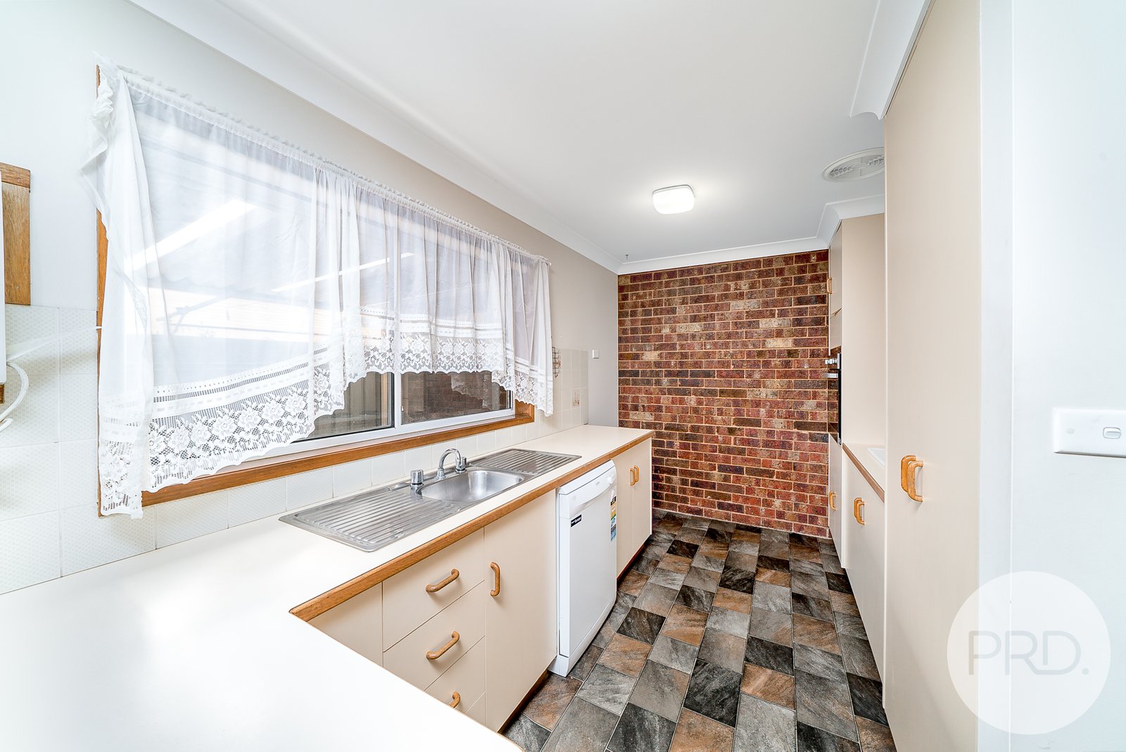 2/5 Narrung Street WAGGA WAGGA 3