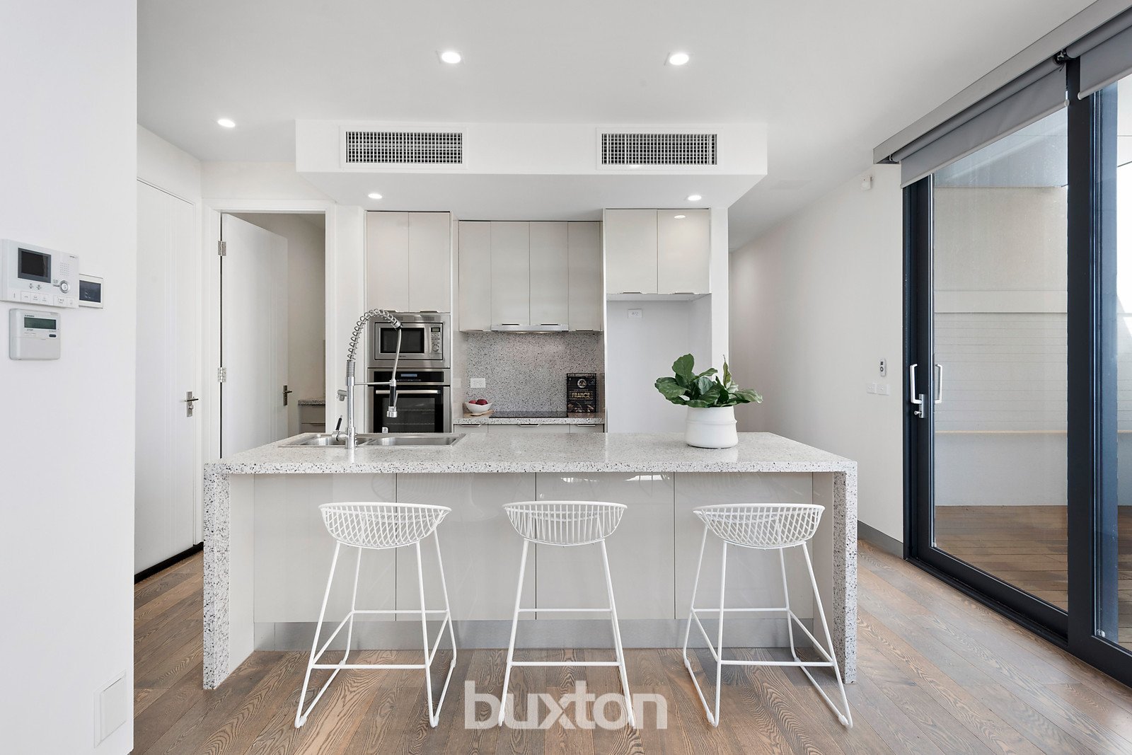Gallery: 2/5 Noyes Street