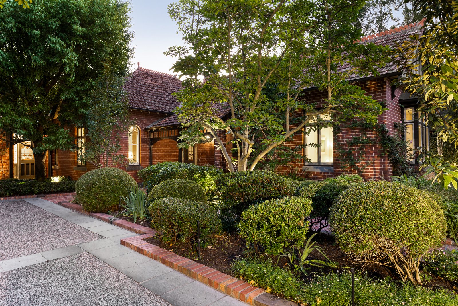 Real Estate and Property in 25 Oak Grove, Brighton, VIC