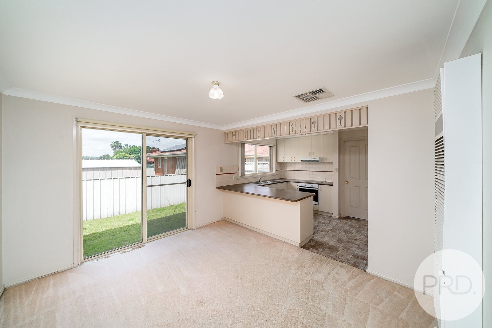 2/5 Paldi Crescent GLENFIELD PARK 3