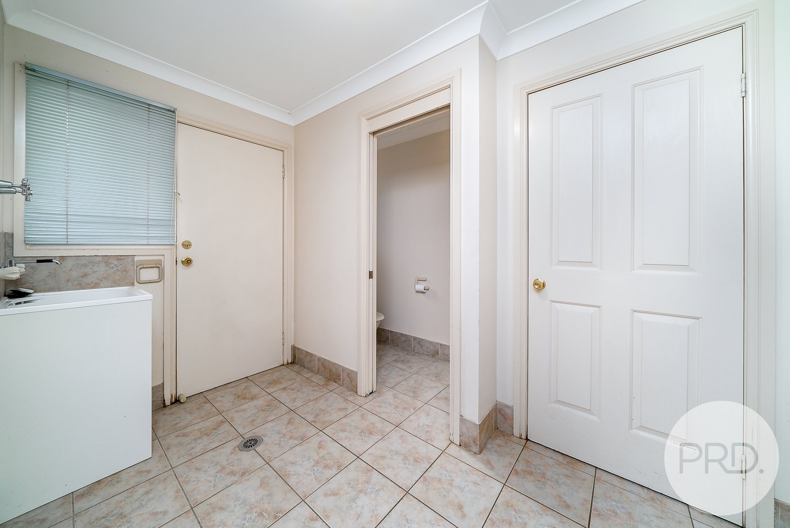 2/5 Paldi Crescent GLENFIELD PARK 8