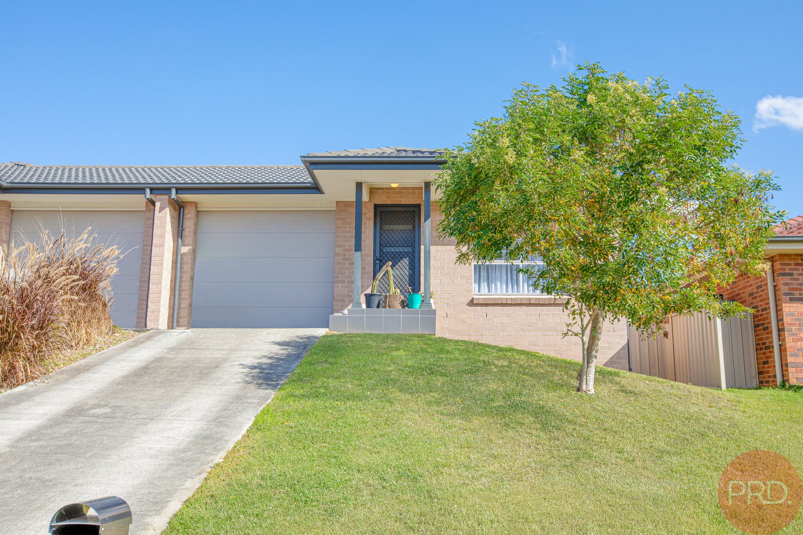 2/5 Parklands Road LARGS 1