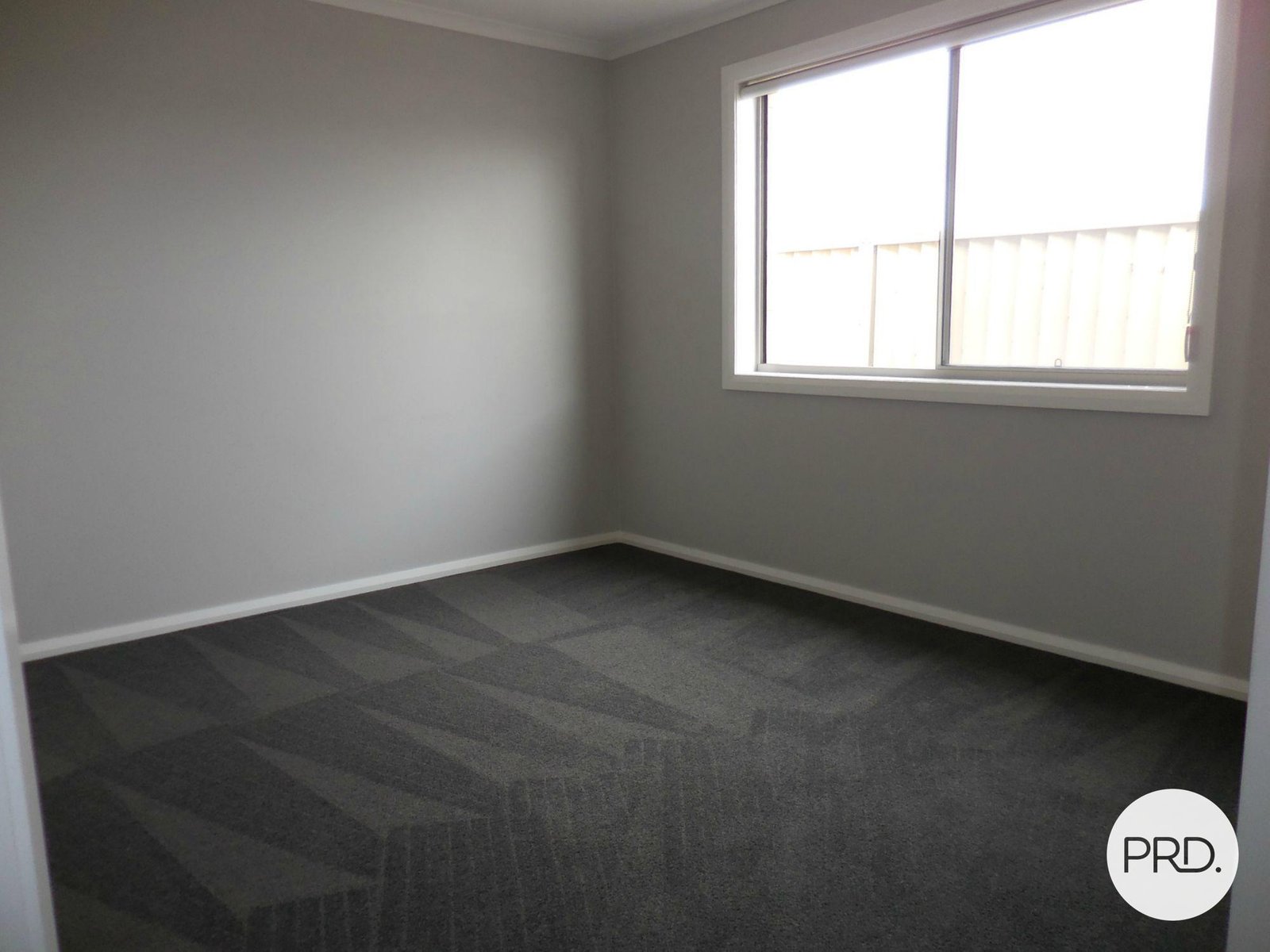 2/5 Penfold Close CANADIAN 3