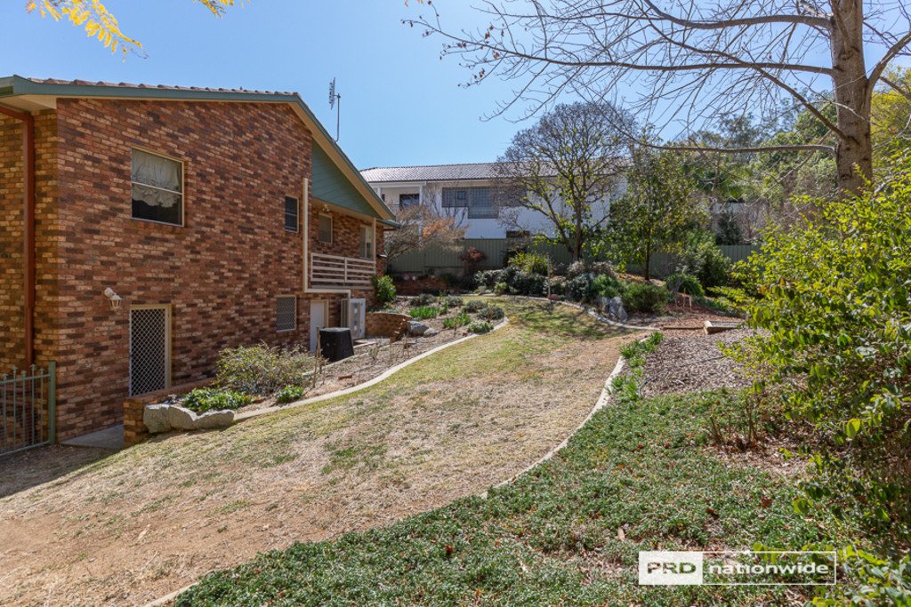25 Prentice Avenue TAMWORTH 21