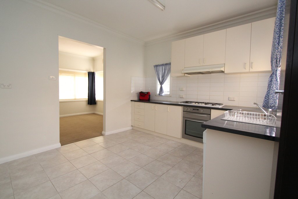 25 Queen Street SEBASTOPOL 10