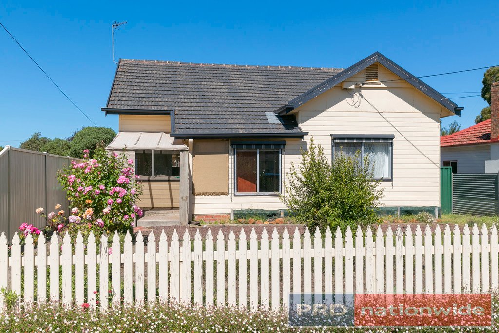 25 Queen Street SEBASTOPOL 1
