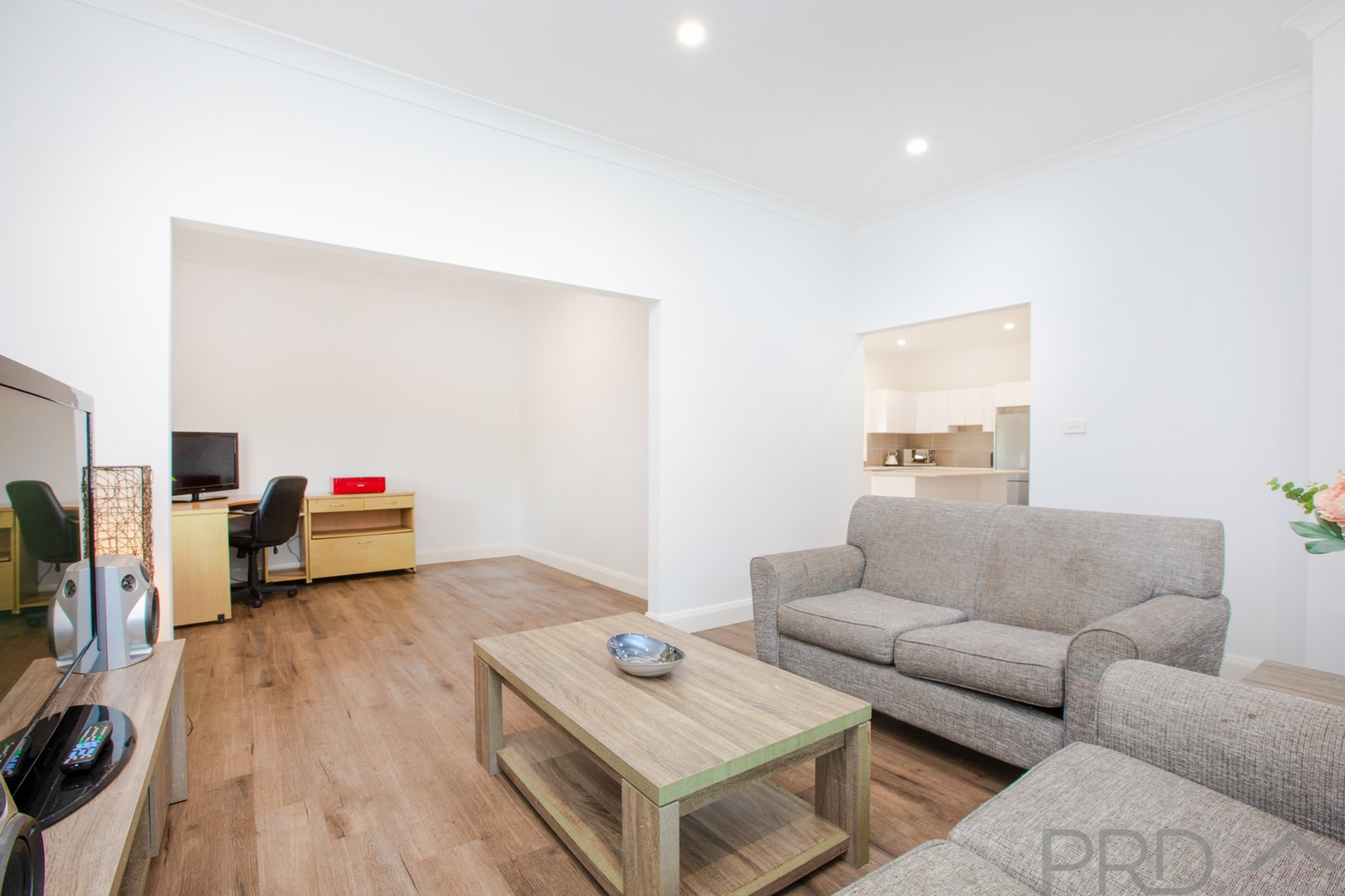 25 Railway Avenue THORNTON 9