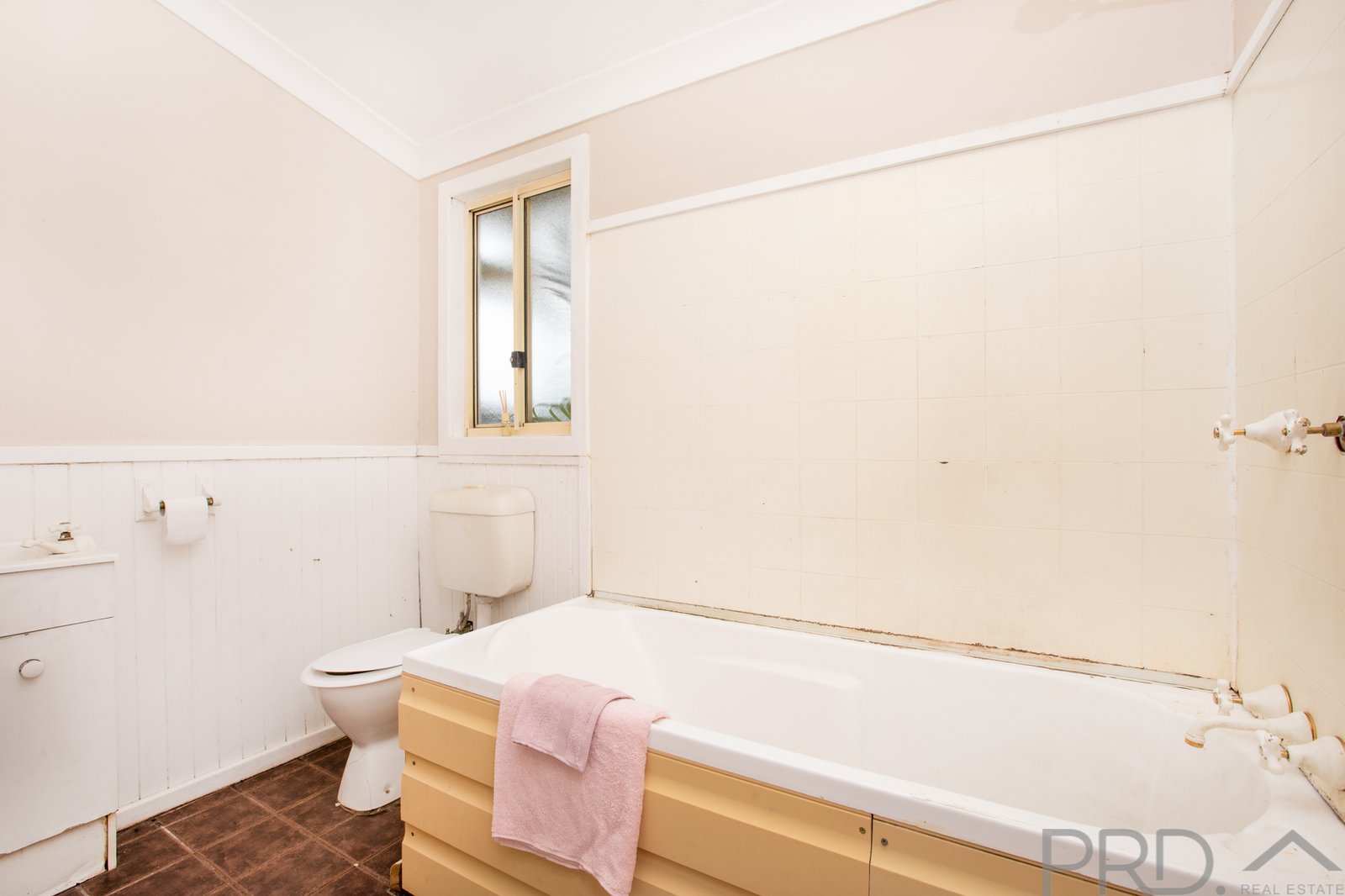 25 Railway Avenue THORNTON 13