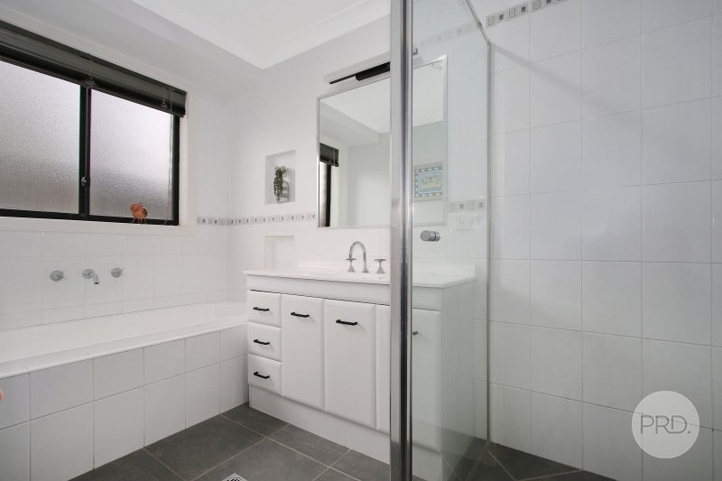 25 Redbox Drive THURGOONA 12