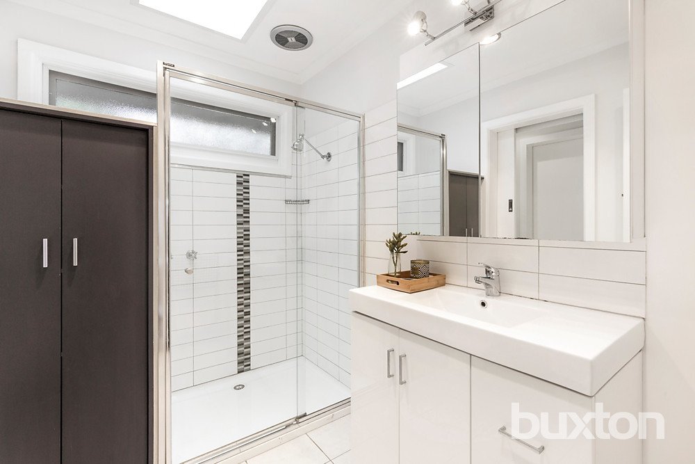 Gallery: 2/5 Reno Road