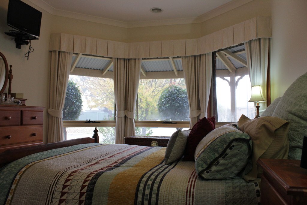 25 Robbins Drive EAST ALBURY 4