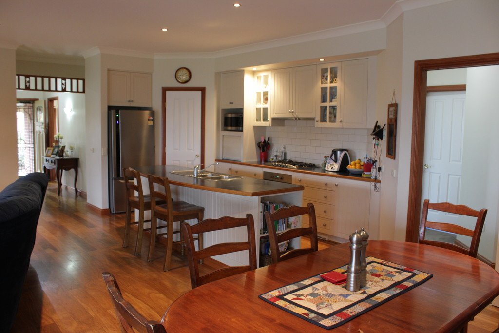 25 Robbins Drive EAST ALBURY 10