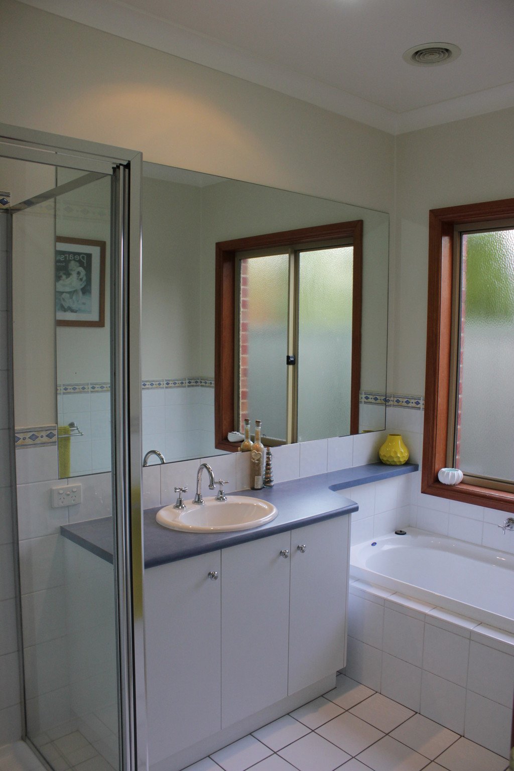 25 Robbins Drive EAST ALBURY 12