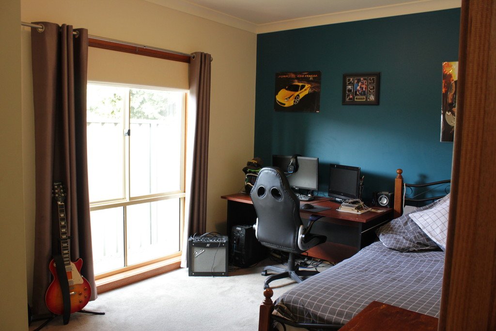 25 Robbins Drive EAST ALBURY 15