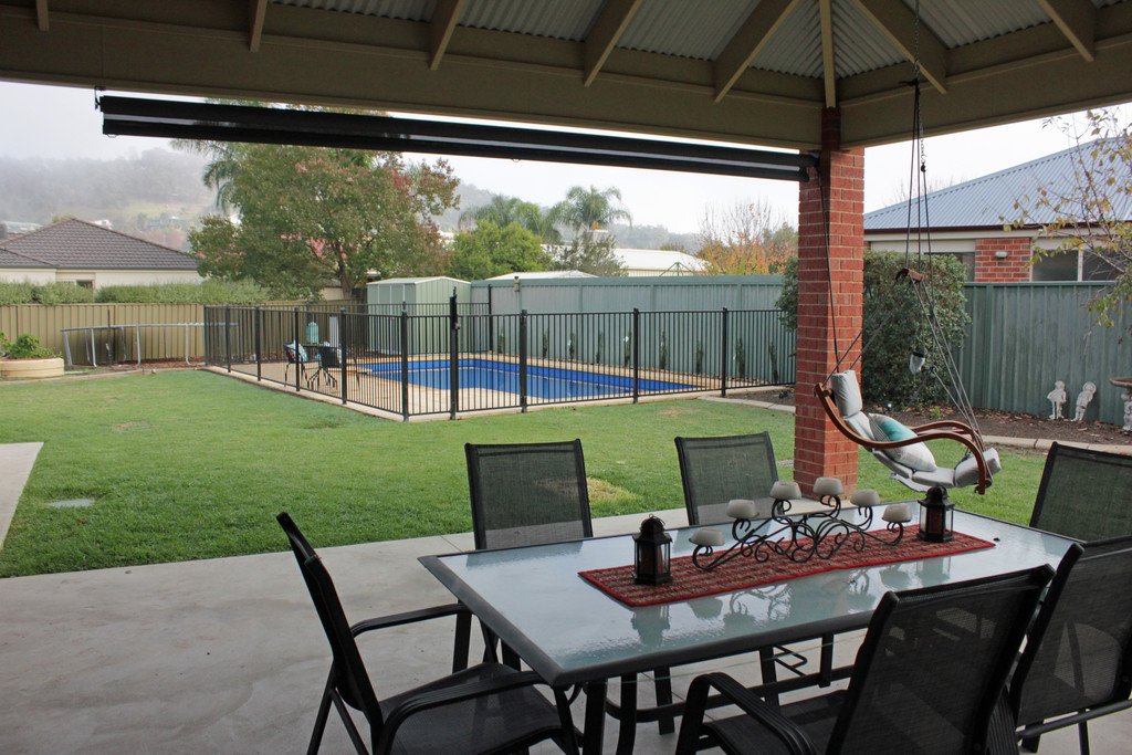 25 Robbins Drive EAST ALBURY 18