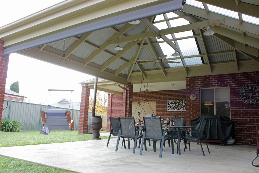 25 Robbins Drive EAST ALBURY 19