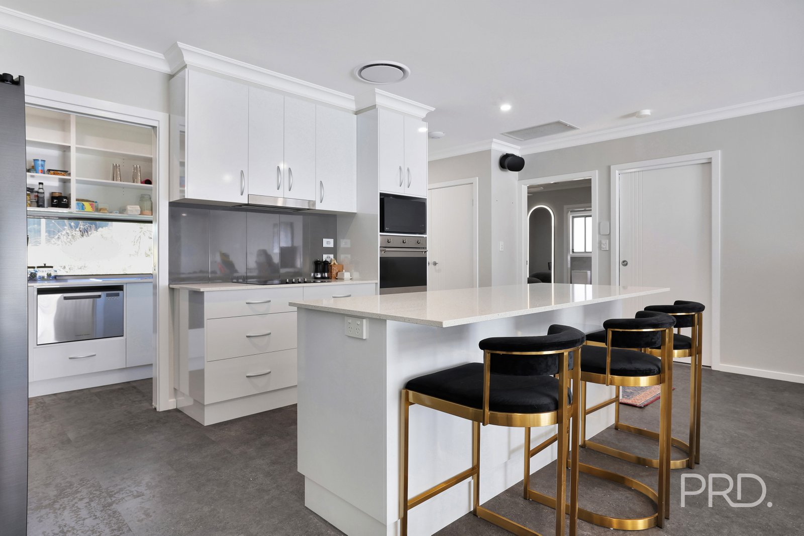 25 Rodeo Drive TAMWORTH 18