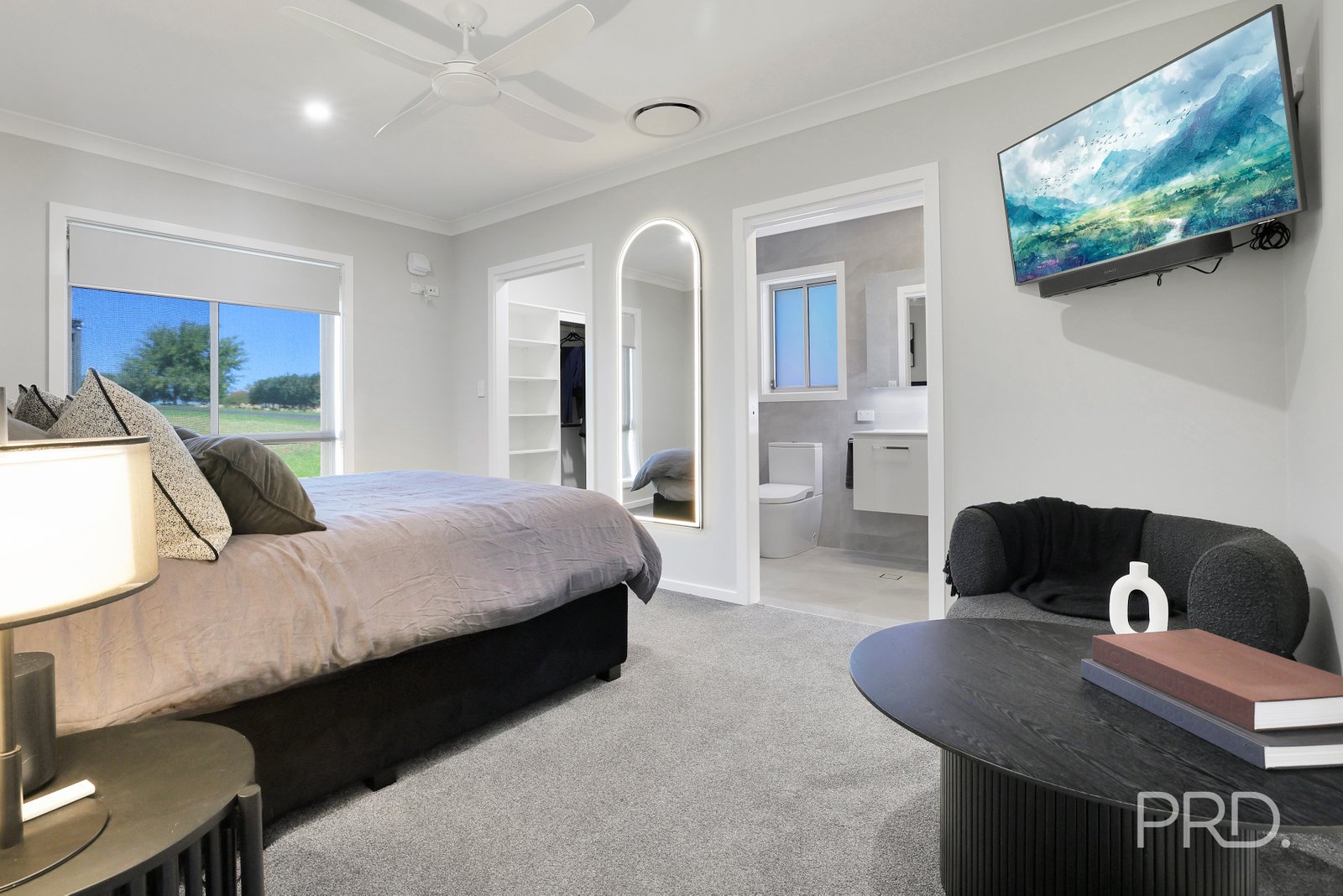 25 Rodeo Drive TAMWORTH 19