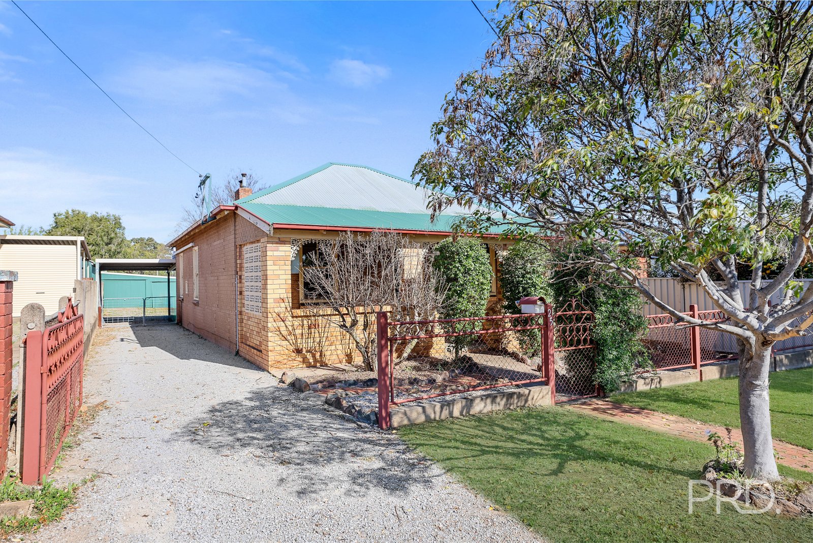 25 Roderick Street TAMWORTH 1