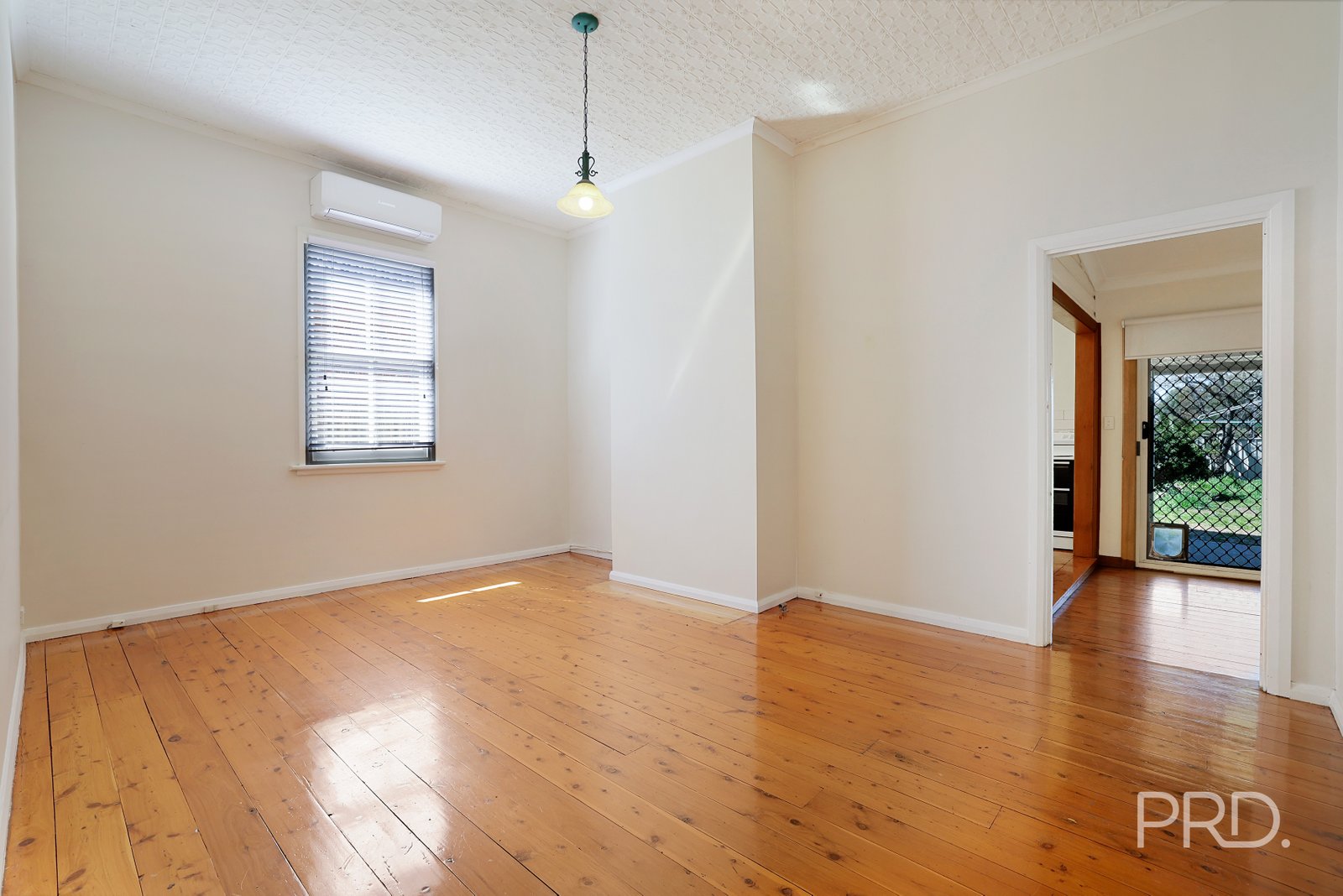 25 Roderick Street TAMWORTH 7