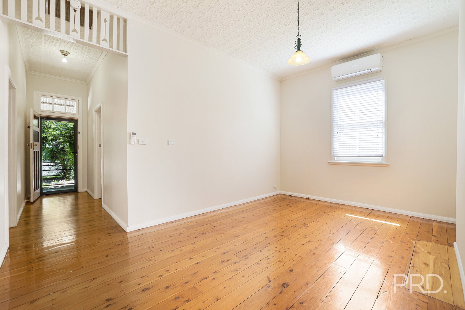 25 Roderick Street TAMWORTH 8