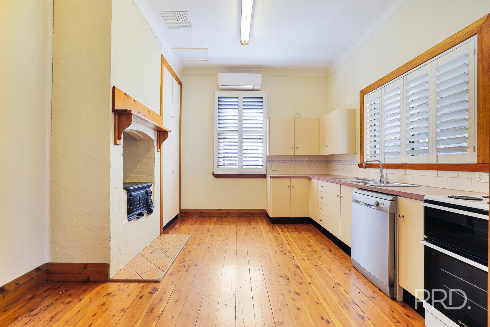 25 Roderick Street TAMWORTH 9