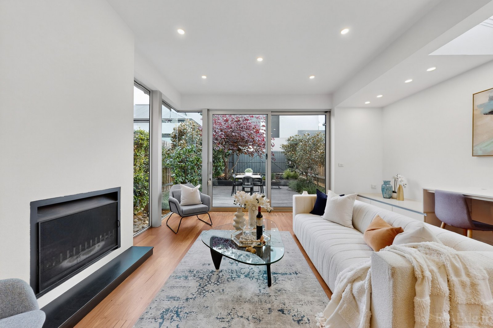 Real Estate and Property in 25 Roseberry Street, Hawthorn East, VIC