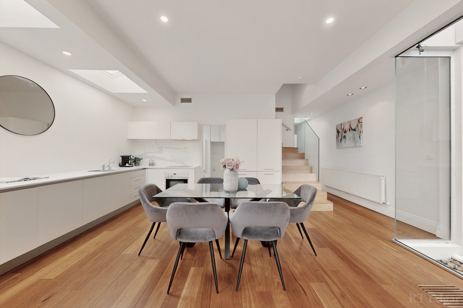 Real Estate and Property in 25 Roseberry Street, Hawthorn East, VIC