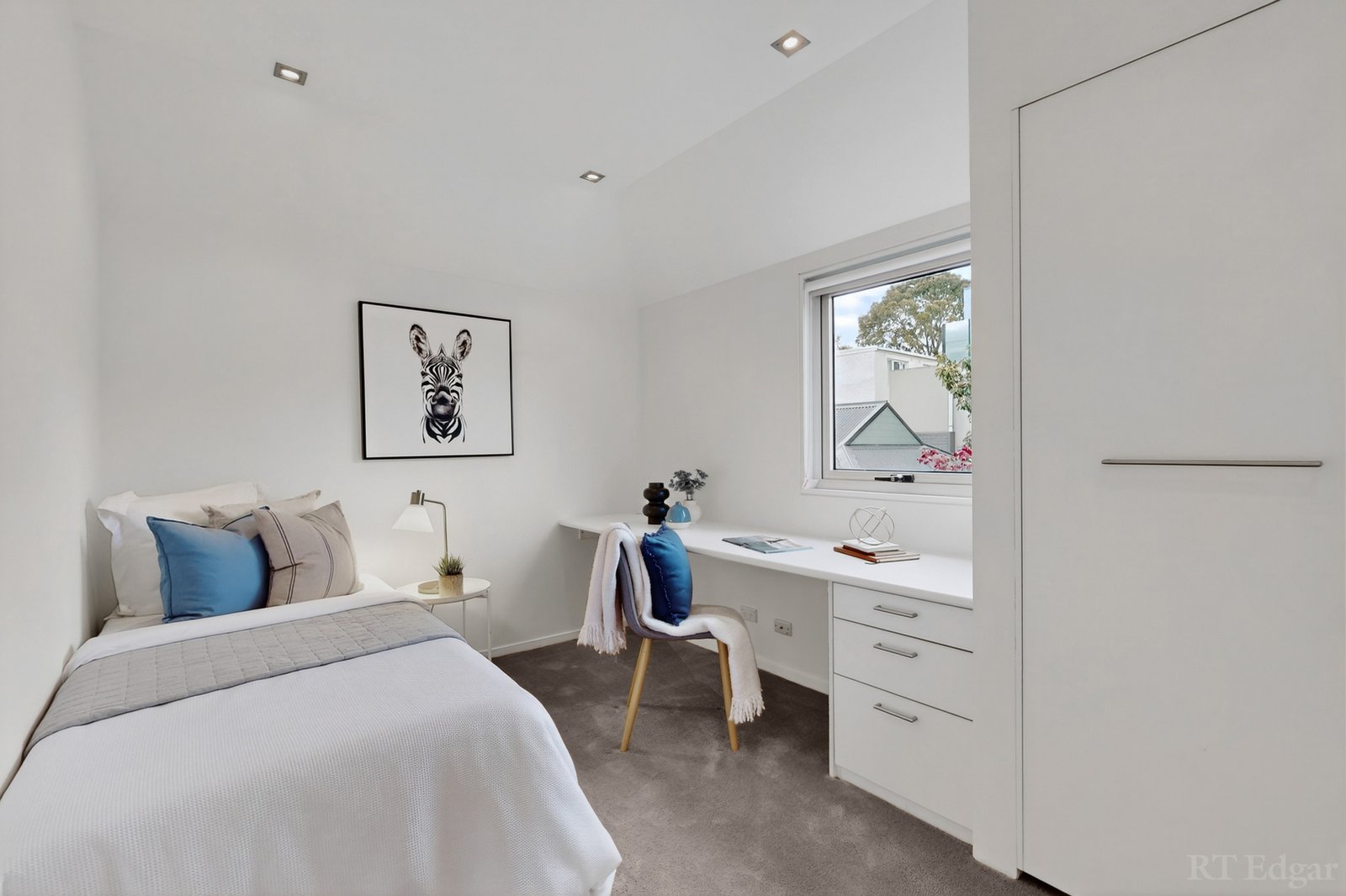 Real Estate and Property in 25 Roseberry Street, Hawthorn East, VIC