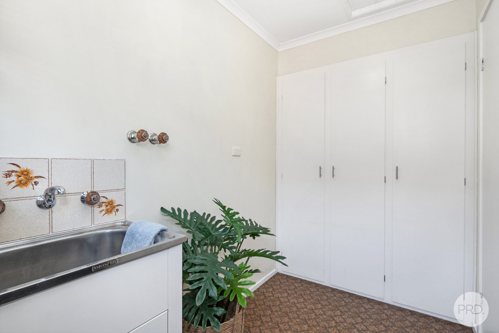 25 Salisbury Avenue NEWINGTON 9