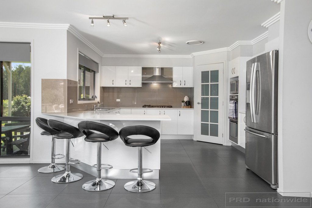 25 Sandstone Drive WINDELLA 3