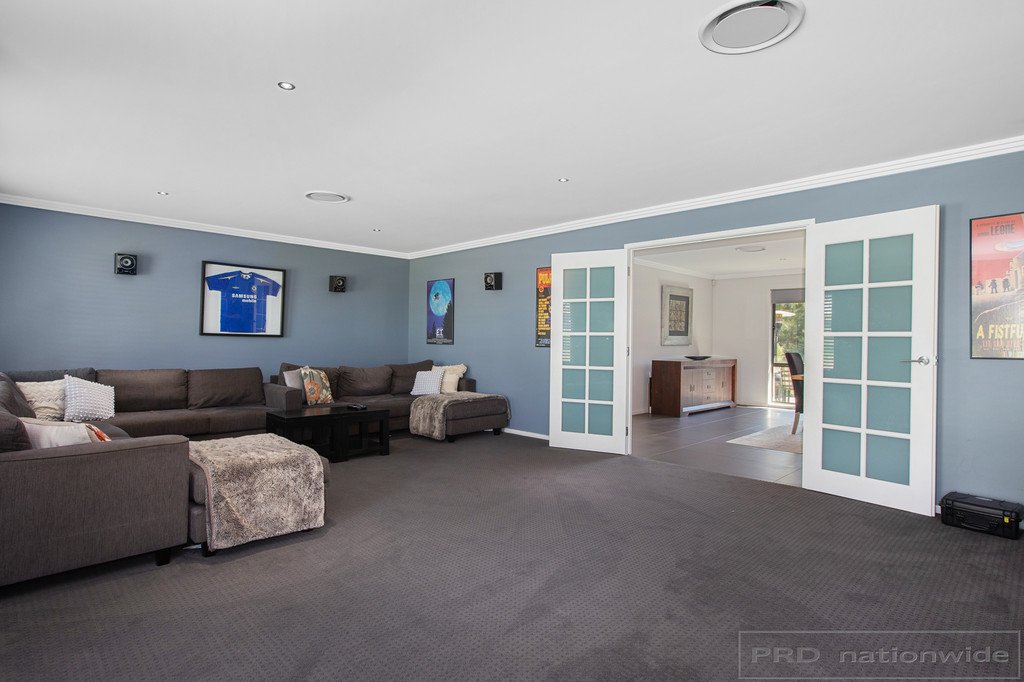 25 Sandstone Drive WINDELLA 11