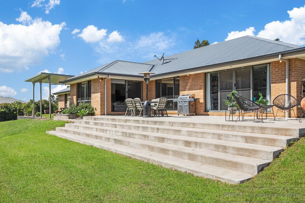 25 Sandstone Drive WINDELLA 18