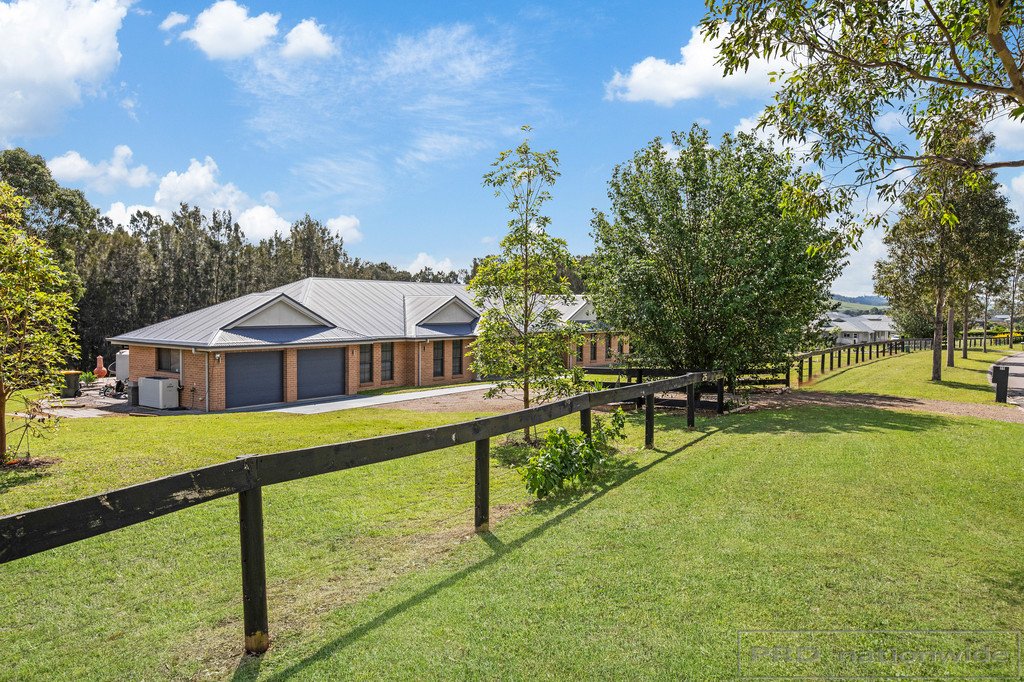 25 Sandstone Drive WINDELLA 25