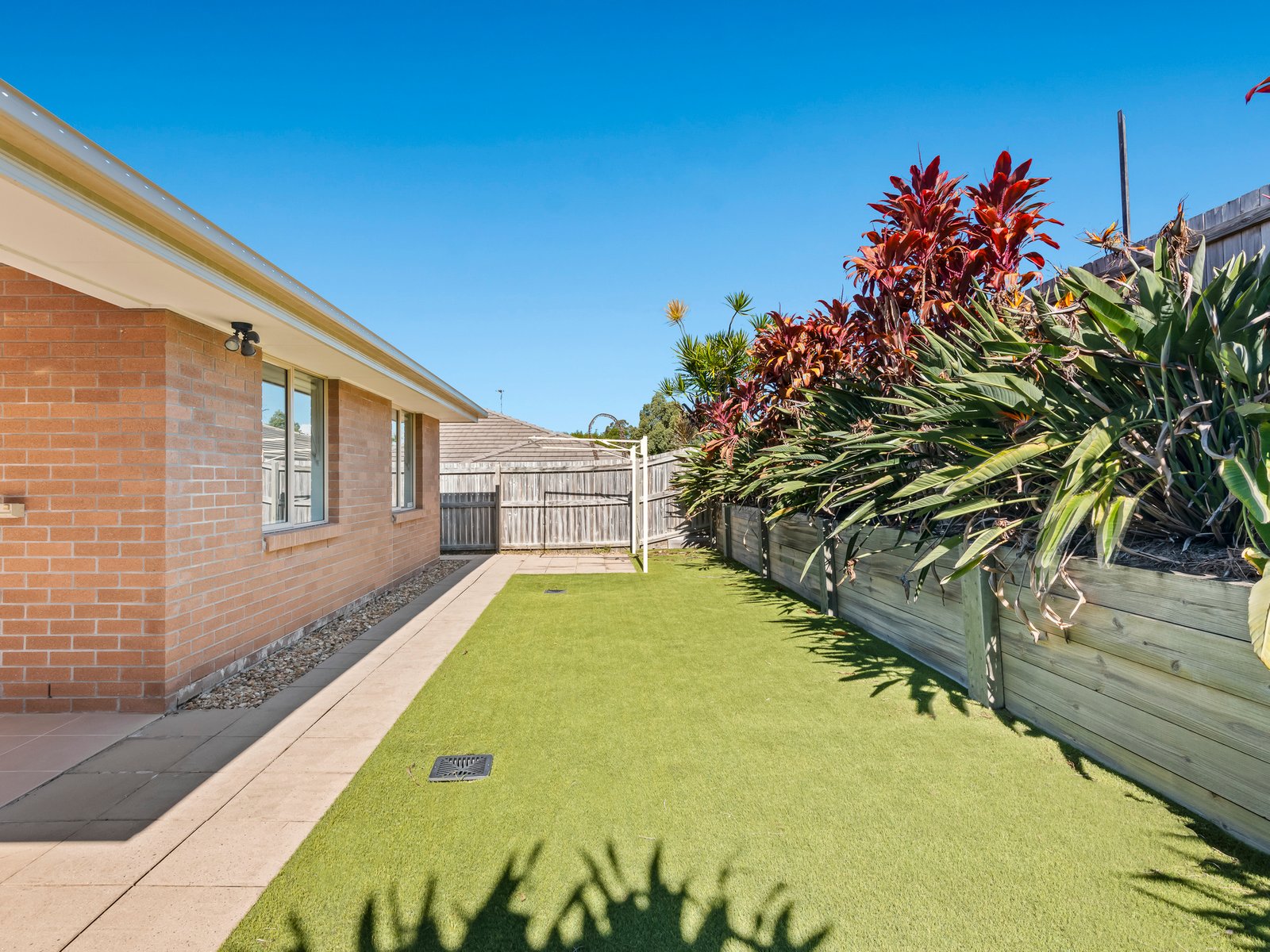 25 Sapphire Place ELANORA 16