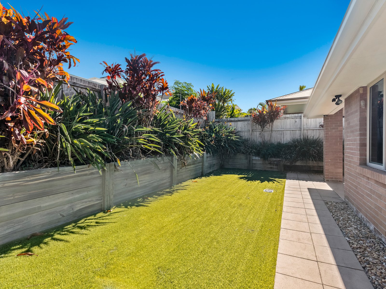 25 Sapphire Place ELANORA 17