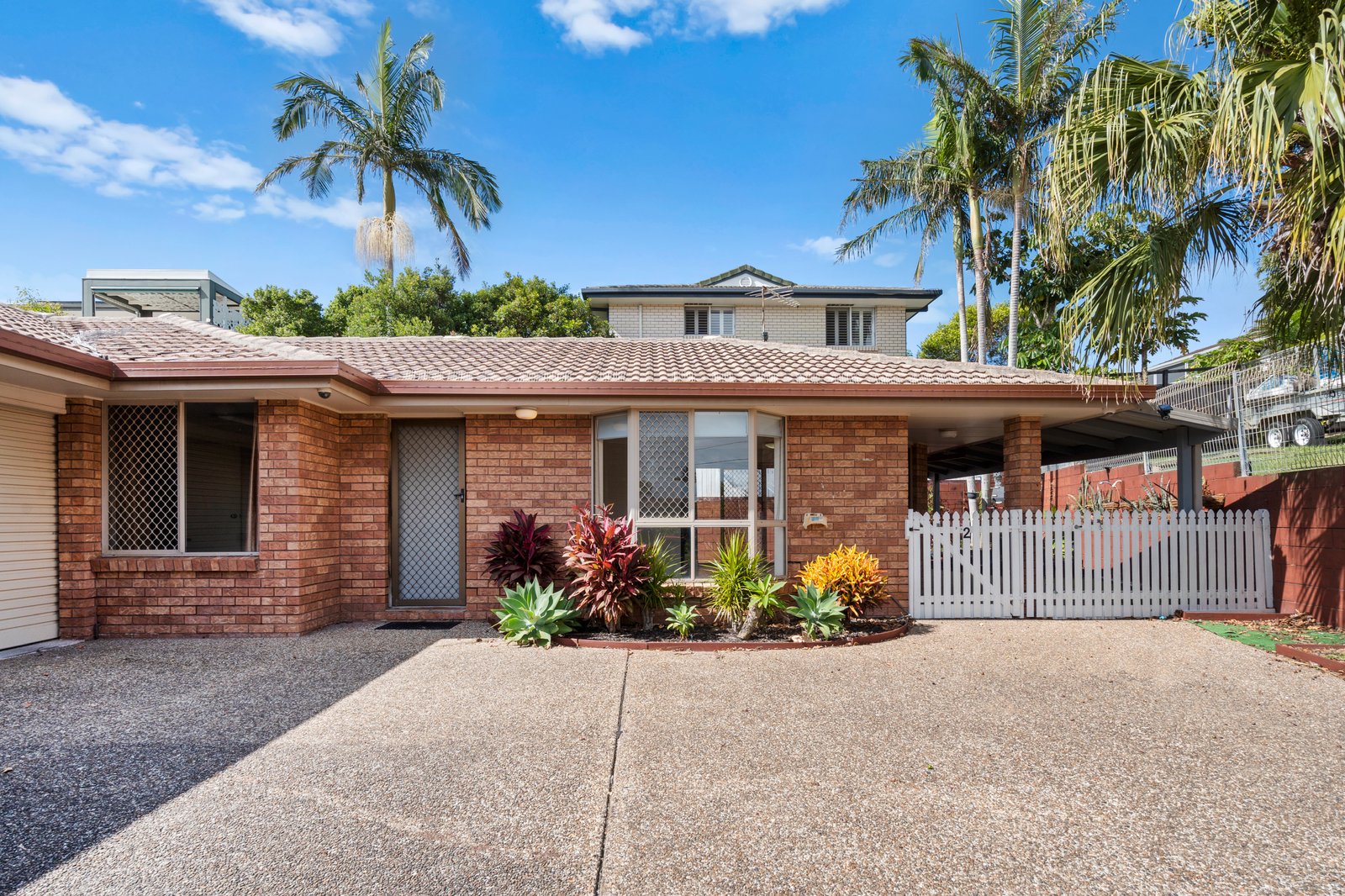 2/5 Seabrae Court POTTSVILLE 1