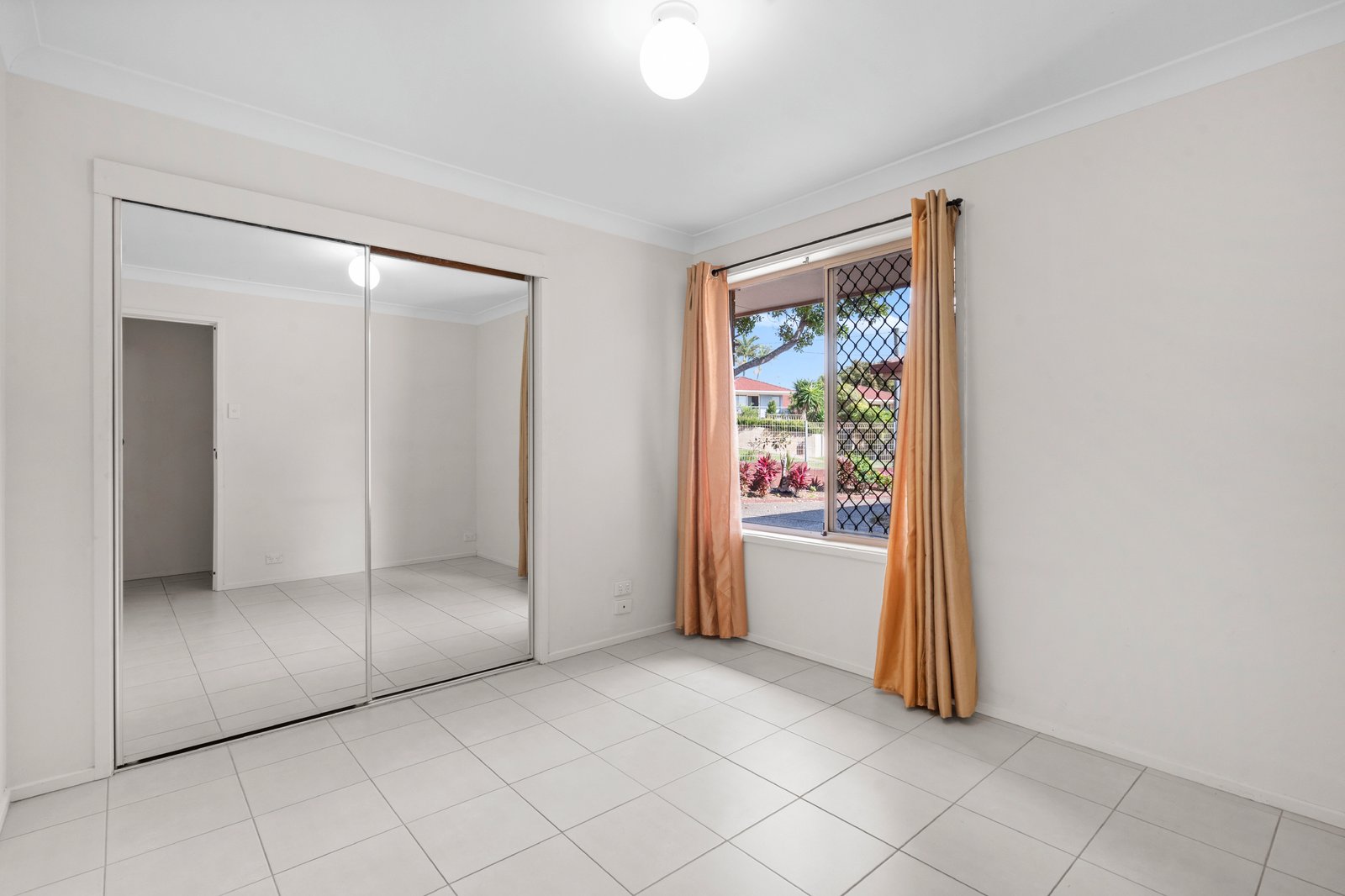 2/5 Seabrae Court POTTSVILLE 4