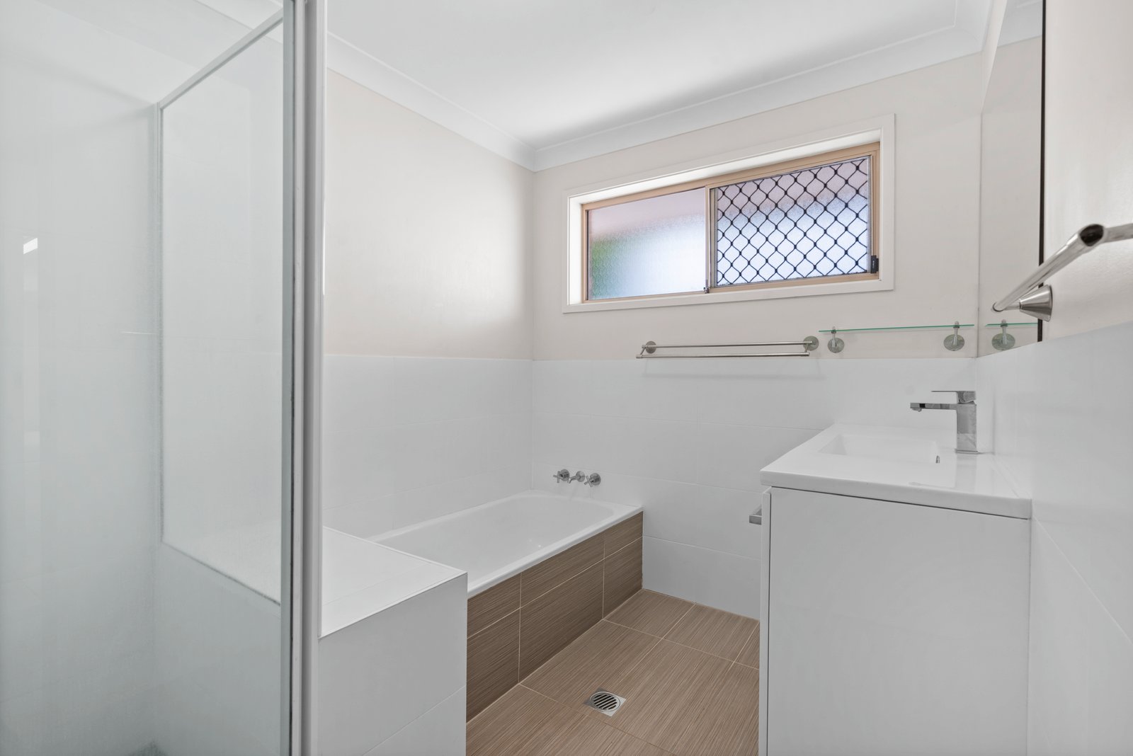 2/5 Seabrae Court POTTSVILLE 5