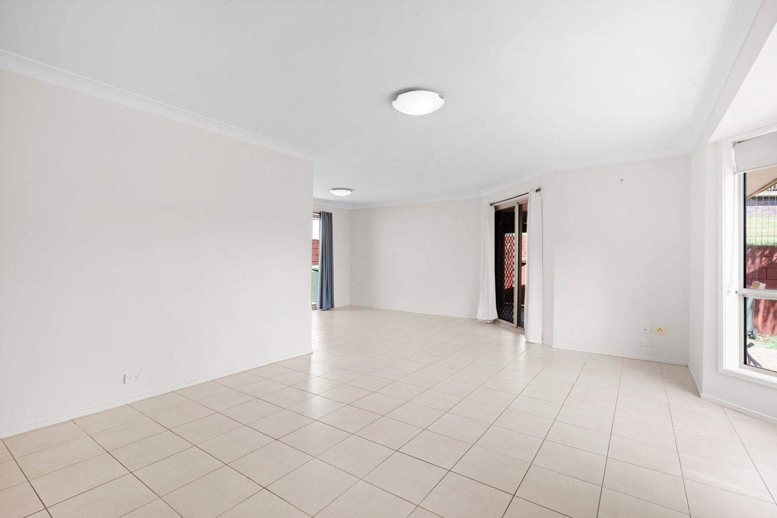 2/5 Seabrae Court POTTSVILLE 6