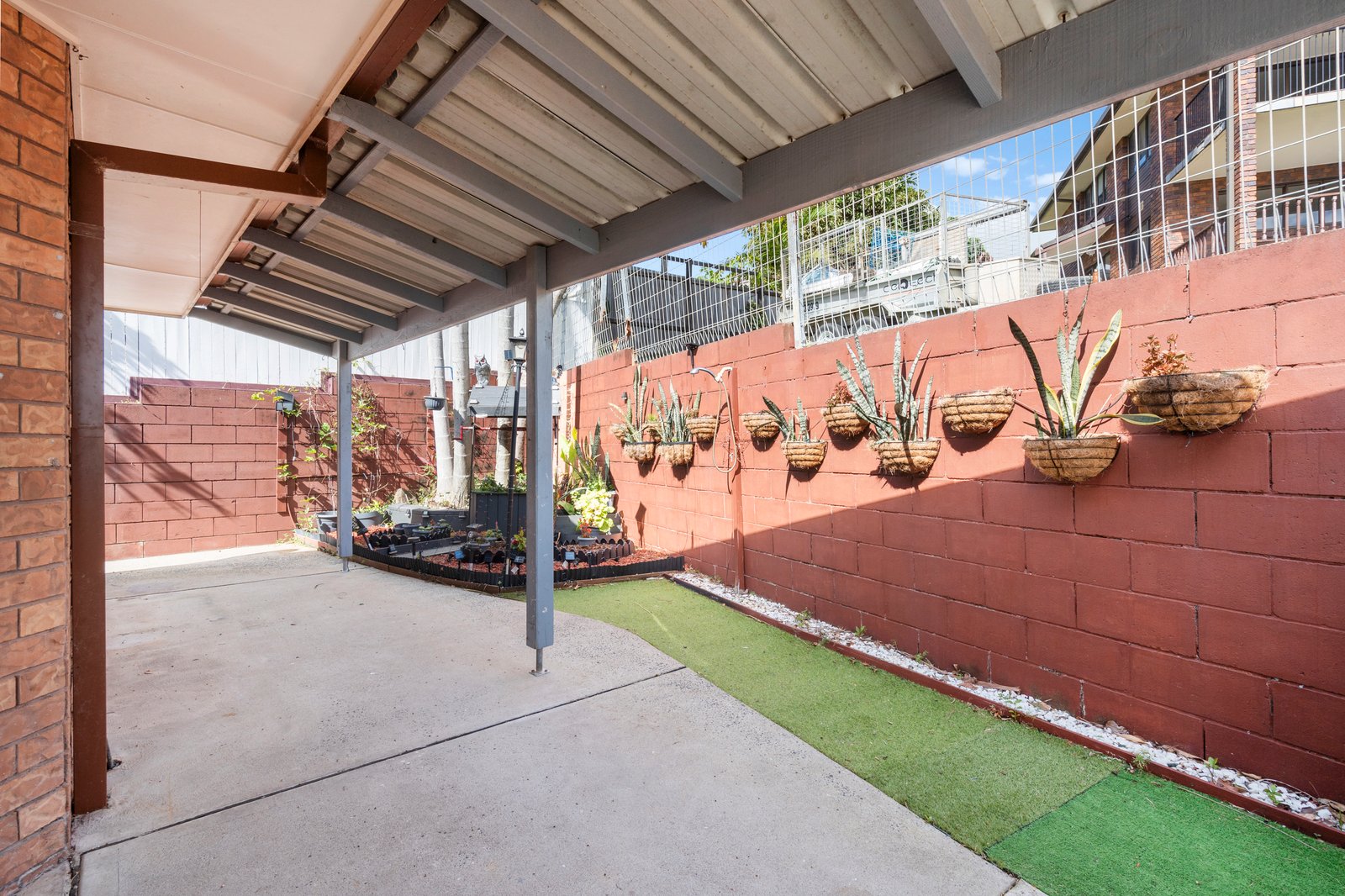 2/5 Seabrae Court POTTSVILLE 9