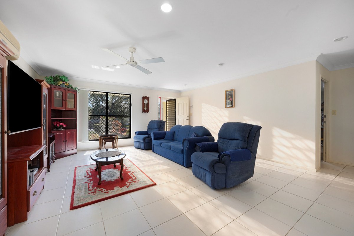 25 Seville Circuit Burleigh Waters 3